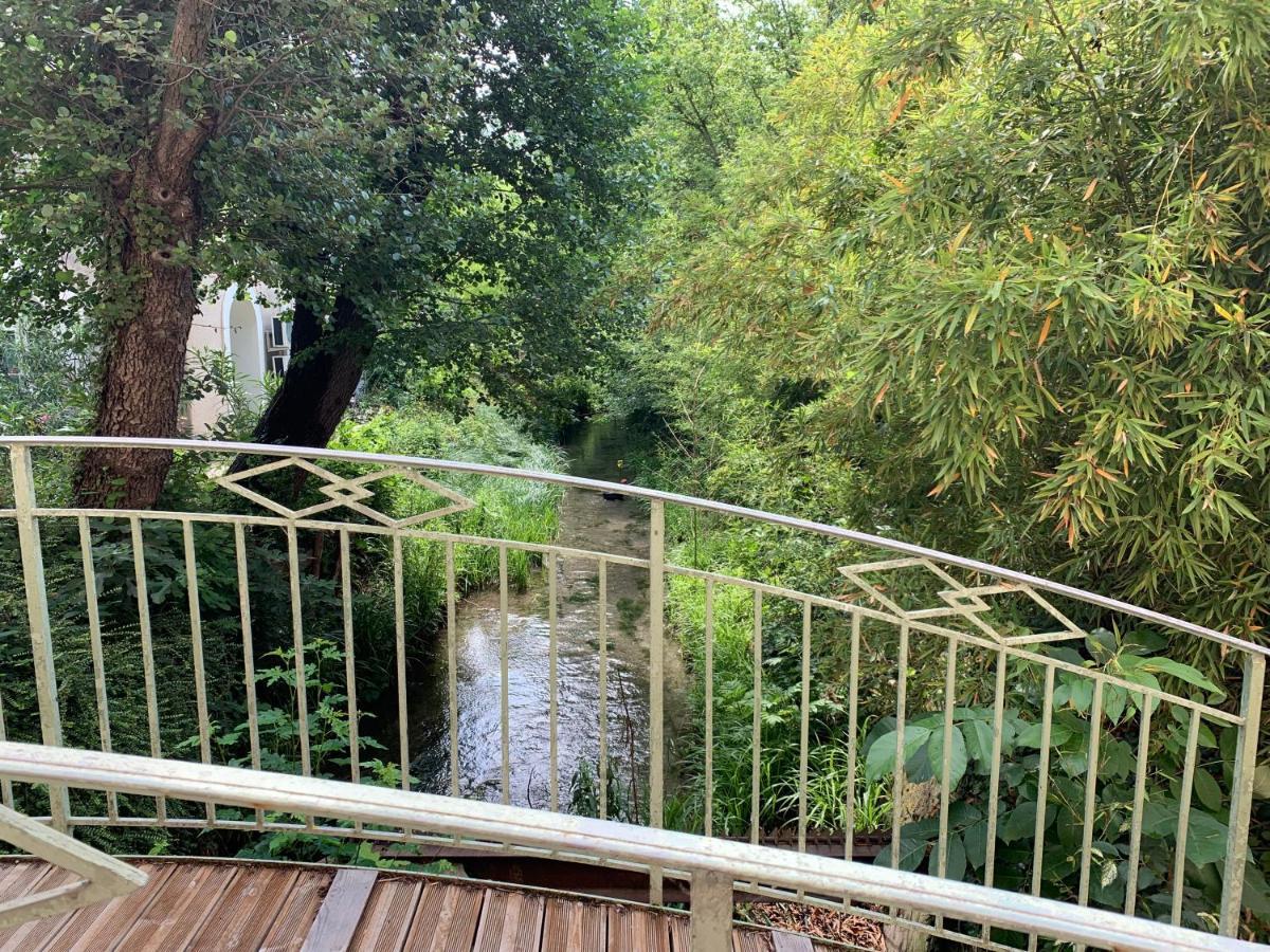 Moulin De La Roque Hotel Althen-des-Paluds Exterior photo